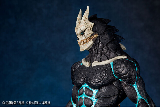 アニメ『怪獣8号』より、フォルティチュード9.8を記録した大怪獣がメガソフビシリーズに登場。あみあみにて予約受付中。