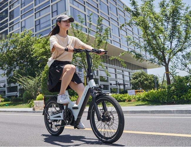 乗り降り楽々！コンパクト折りたたみ電動アシスト自転車F046がMakuakeに登場！