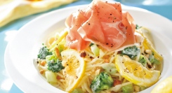 エクセルシオール カフェの新作パスタ「ハモンセラーノとブロッコリーのレモンクリームパスタ」５月16日発売