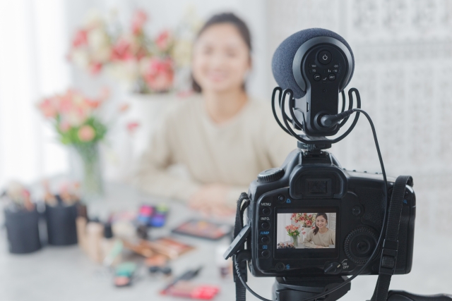 「芸能プロ」の倒産増、過去5年で最多　所属タレントの独立、YouTuberの台頭など逆風に