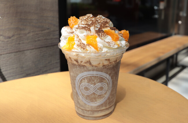 爽やかな味わいが楽しめる『みかんと和紅茶のスムージー』新発売！ ～幻の春みかん“カラマンダリン“と香り高い国産の“和紅茶”を組み合わせた旬のドリンク～