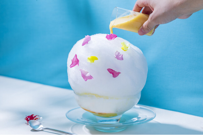 【OMO7大阪 by 星野リゾート】夏の風物詩「綿あめ」と大阪名物を掛け合わせた「綿あめミックスジュースかき氷」を提供｜期間：2024年6月1日～8月31日