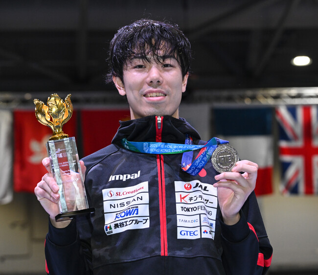 【フェンシング】男子フルーレワールドカップ大会（香港／チャイナ）で敷根崇裕が銀メダル獲得！