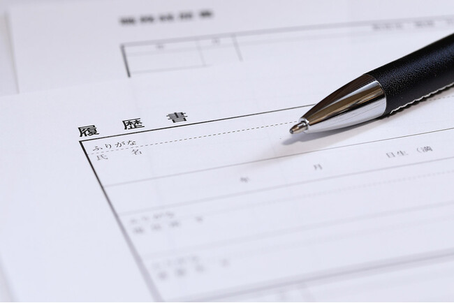 「転職」について30代以上200人に調査！転職理由は”給料と上司”へ不満！パワハラ・モラハラを受けていたという声も