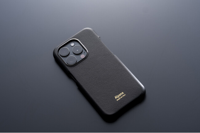デジタルデバイス向けにイタリア製の上質なレザーアクセサリーを提供する新ブランド「Alpana」がiPhoneケースを販売