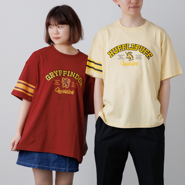 「魔法ワールド（Wizarding World）」のオフィシャル商品が揃う「ハリー・ポッター　マホウドコロ」にて魔法界の人気スポーツであるクィディッチをモチーフとした新商品が発売中！