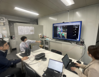 【リコー発表】安藤ハザマが、リコーが提供する双方向ライブ配信システム「RICOH Remote Field」を社内標準ツールとして建設現場で導入開始
