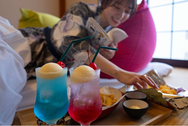 The Ryokan Tokyo YUGAWARA、頑張っている自分を甘やかす「御自愛パック」をバージョンアップして販売開始。ビールと唐揚げ食べ放題に加えて、クリームソーダが飲み放題