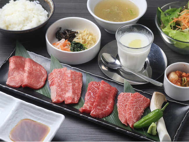 〈愛知・大府〉お客様のお声にお応えし、いろいろなお肉が少しずづ食べられるメニューも登場！「下村牧場直営焼肉店　三代目下村牛」　5/13（月）～　ランチリニューアル！990円～
