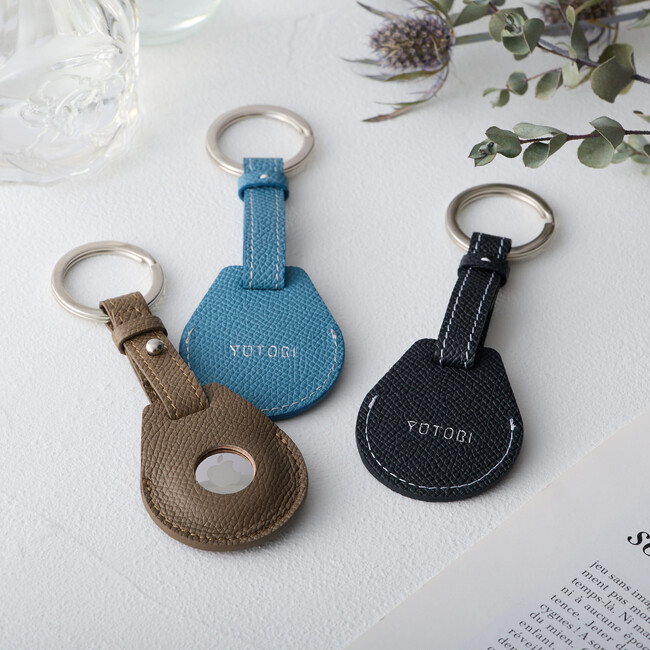 【新商品】レザーブランドYUTORIが最高級カーフレザーを使用したAir Tag用キーリングケースを発売開始