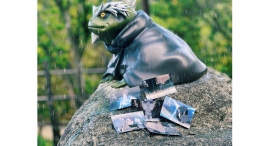 忍の世界を満喫！「NARUTO＆BORUTO 忍里　五月雨祭2024」第2弾 雨の日限定「忍里 雨降る名シーンステッカー」5月17日より配布開始