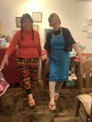 小関初美さん(左)と店主 小関初美さん(左)と店主