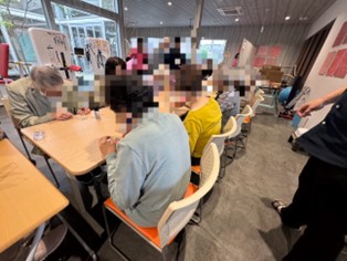 「こどもの日」向けにイースレジンで贈り物づくり機能訓練特化型デイサービス「ユーフィット太宰府」で開催