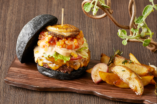 【ウェスティンホテル横浜】１日5食限定フォアグラやアワビなど陸と海の幸を取り合わせた「CODE BAR 220-0012 バーガー」第二弾の販売を開始