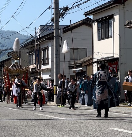 【伝統文化と環境福祉の専門学校】全国から集まった宮大工を目指す学生が佐渡の祭りを盛り上げる！