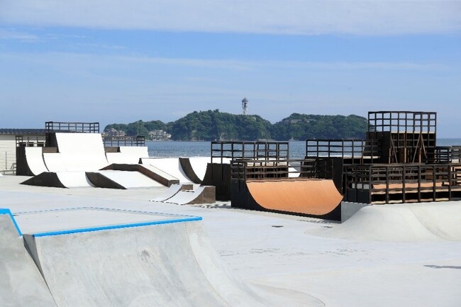江の島・富士山を望むシーサイドのスケートパークが、スケールアップしてリニューアル！　６月１日、「鵠沼海浜公園HUG-RIDE PARK」をオープン