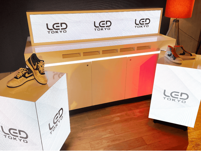 店舗で活用できる月額5万円から利用できるLED什器を販売開始しました