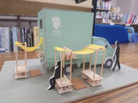 谷田研究室が手掛けた新車両の模型 谷田研究室が手掛けた新車両の模型