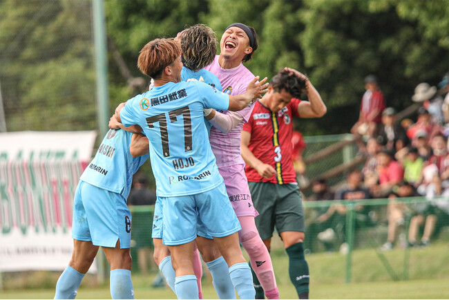 【レイラック滋賀FC】首位撃破！Jリーグ参入を争う高知ユナイテッドSCを相手に劇的勝利を収め、今シーズンのアウェイ戦初勝利