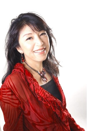 デビュー35周年を迎えた「ボサノヴァの女王」 小野リサが、福岡・キャナルシティ劇場に初登場！
