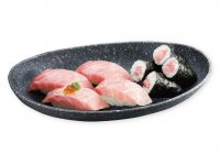 人気の中とろが期間限定でお得に楽しめる
「ふり塩熟成まぐろ」フェア
―5月24日（金）から期間・数量限定で開催―
ハイグレード店の「無添蔵」では「初夏の泉州」フェアがスタート