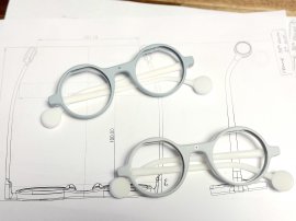 マルチモーダルAIを搭載したAIメガネFrame マルチモーダルAIを搭載したAIメガネFrame