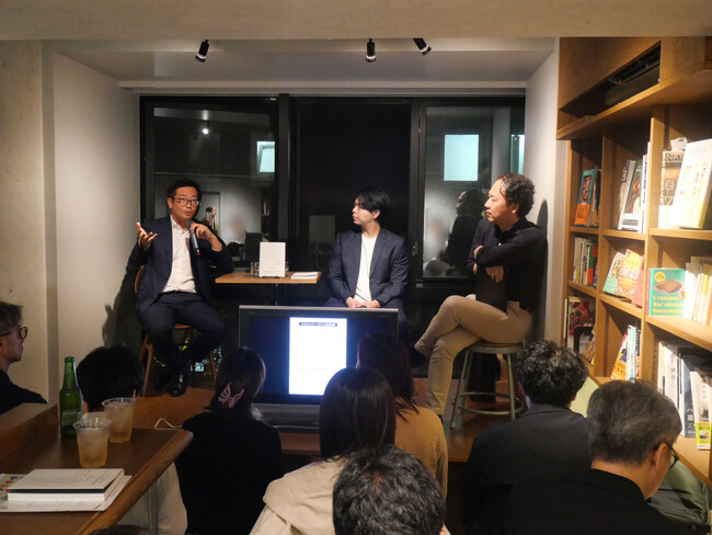 【満員御礼】「自分とは何者なのか」。街の書店で著者と読者がともに考える