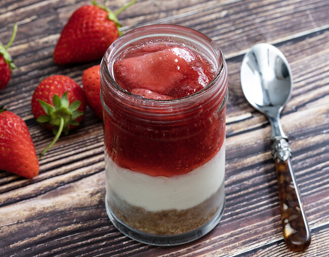 豊洲パーラーの新作スイーツ『あまりん苺のチーズケーキ』が期間限定で登場。話題の苺が主役です！