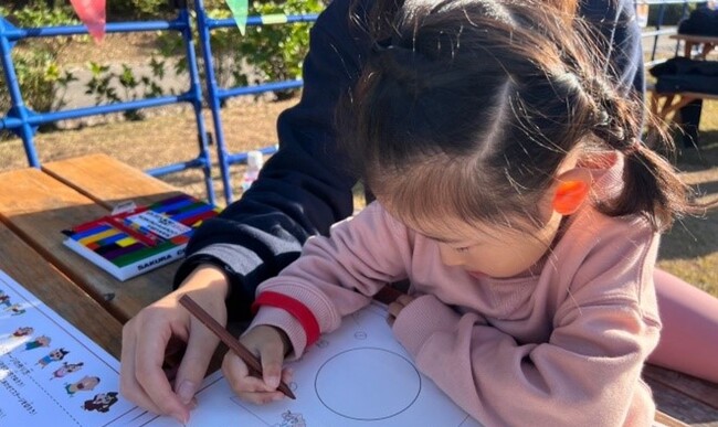 クレヨンしんちゃんと一緒に挑戦！はじめてのクラフト体験幼稚園生限定『ふたば幼稚園 クラフト教室』