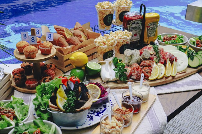 プールサイドで仲間と楽しむ特別なひととき　8HOTEL CHIGASAKIプールサイド貸切BBQプラン 登場！
