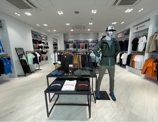 本日、5月24日(金)「マムート POP UP 新潟伊勢丹」OPEN！北陸初のポップアップストアは77平方メートル の店内に幅広い商品を展開。OPENを記念して、マムート・トイをプレゼント。