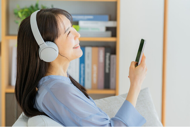 どんな音楽を聴いている？人気のジャンルや好きなアーティストを200人に調査！音楽配信サービスではどれくらい聴かれている？