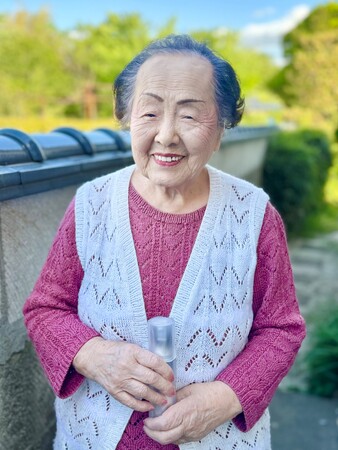 「最高齢の女性ビューティーアドバイザー Oldest beauty advisor (female) 」としてポーラのビューティーディレクターが101歳でギネス世界記録(TM)を更新※