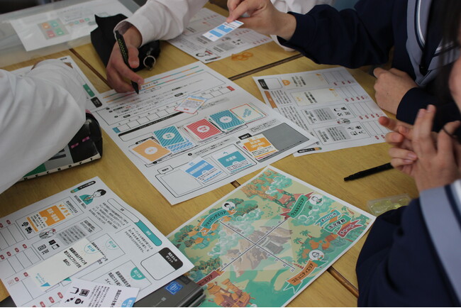 幅広い職業観にふれる中学生のキャリア教育に向けたカードゲーム教材！株式会社マイナビと企業教育研究会が共同開発