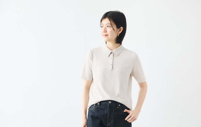 女性向けの日本製サマーニットポロ登場。Tシャツのように着やすくシャツのように美しい
