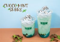 瑪蜜黛（モミトイ）からチョコミント好きに向けた新作が登場！
昨年好評だった『チョコミントシェイク』がパワーアップした『ダブルチョコミントシェイク』を期間限定で販売いたします。