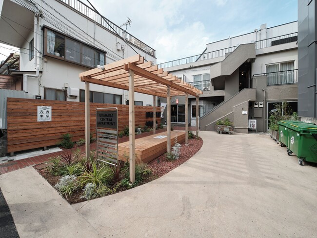 ジェクトワン、空き家事業「アキサポ」において、渋谷区神宮前の空き家を複合型施設「URAHARA CENTRAL APARTMENT」として再生