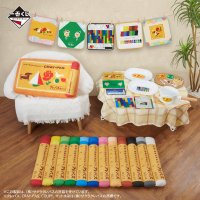 「サクラクレパス」が一番くじに初登場!約95cmの大きなクレパス柄のクッションや片手鍋などラインナップ