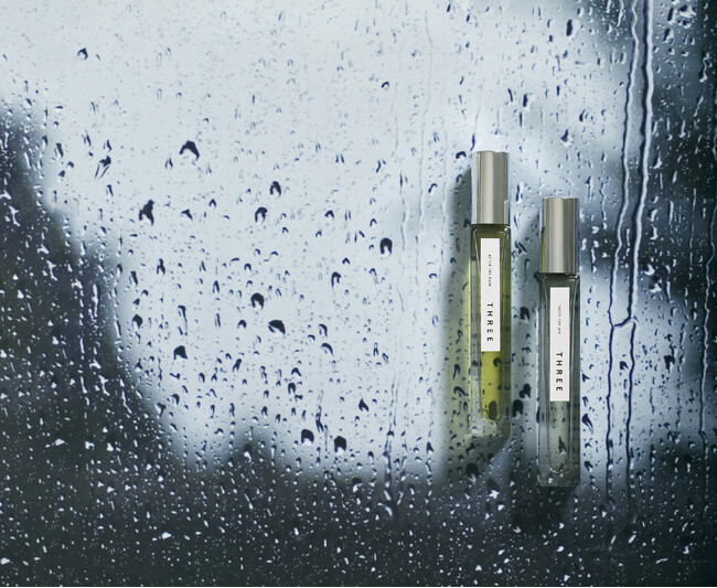 THREE、プラントベースのフレグランス「THREE エッセンシャルセンツ」から、「雨」をテーマにした２つの新しい香りが誕生！