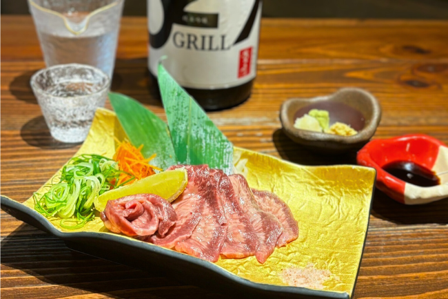 年間3,600kgの馬肉を提供する馬肉専門店が超希少部位の“馬のタン刺し”の提供開始！【大衆馬肉酒場 馬王 十三店】
