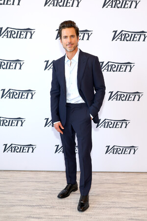 【ルイ・ヴィトン】マット・ボマーがルイ・ヴィトンを着用