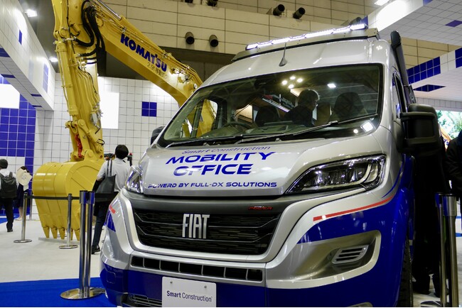 フィアットデュカトを車載用キャビネットbottで架装した「モビリティオフィス」車両を製作。建設機械向け遠隔操作システムを車内に実装し、今後建設業界や災害復旧対応での活用が期待！