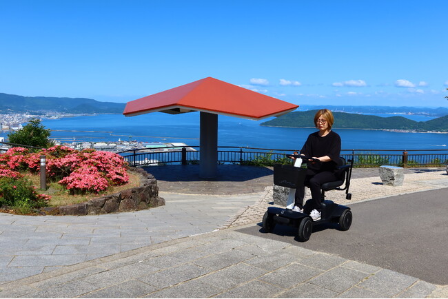 高松・屋島の山上散策に近距離モビリティ「ウィル」の移動サービス導入
