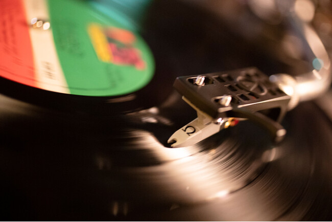 ～懐かしのサウンドとお酒を楽しむ～　一夜限りのレコードイベントを開催いたします