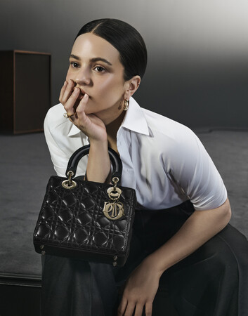 【DIOR】ロザリアの音楽が添えられた「レディ ディオール」のキャンペーン動画が公開