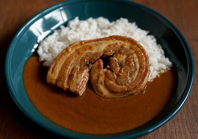 父の日に“新たなカレー体験”を贈る！「EXPERIENCE CURRY SET - 味変カレースパイス体験と贅沢厚切りチャーシューのカレー」  