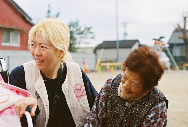 一人一人の「暮らし」と「老い」に向き合う介護施設「いろ葉」のドキュメンタリー映画をつくりたい！クラウドファンディングを実施中。
