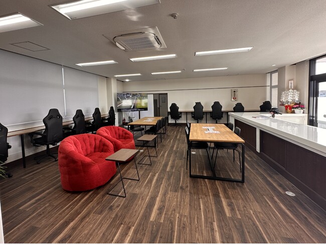 ジョブプロDXステーションに6/15高松空港直結リムジンバス運行開始。レンタカー、ビジネスホテルと提携してコワーキングスペースが本格稼働