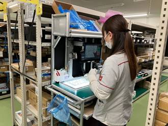 小さな部品のカウント作業を大幅に効率化　コスト構造改革を目指した企業プロジェクトに「パーツカウンター めばかり君」採用