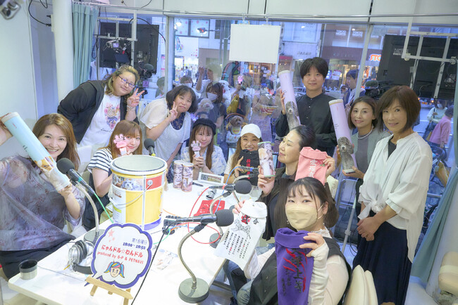 わんちゃん・ねこちゃん、渋谷に集まる！“ペット”が主役のラジオ番組。女優 谷花音さんパーソナリティ「にゃんドル☆わんドル produced by 8-P & PETNAVI」初回放送